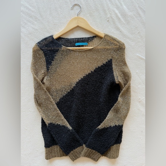 Alice + Olivia Black and Brown Sweater - Picture 4 of 6
